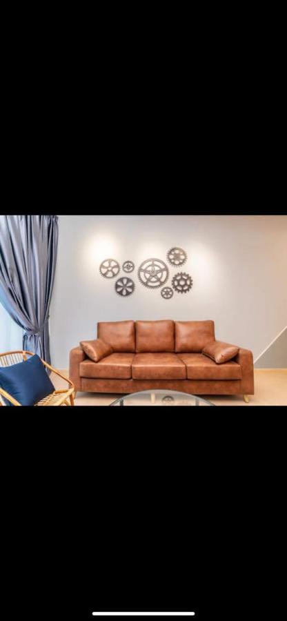 Lily Homes Tanah Rata Luaran gambar