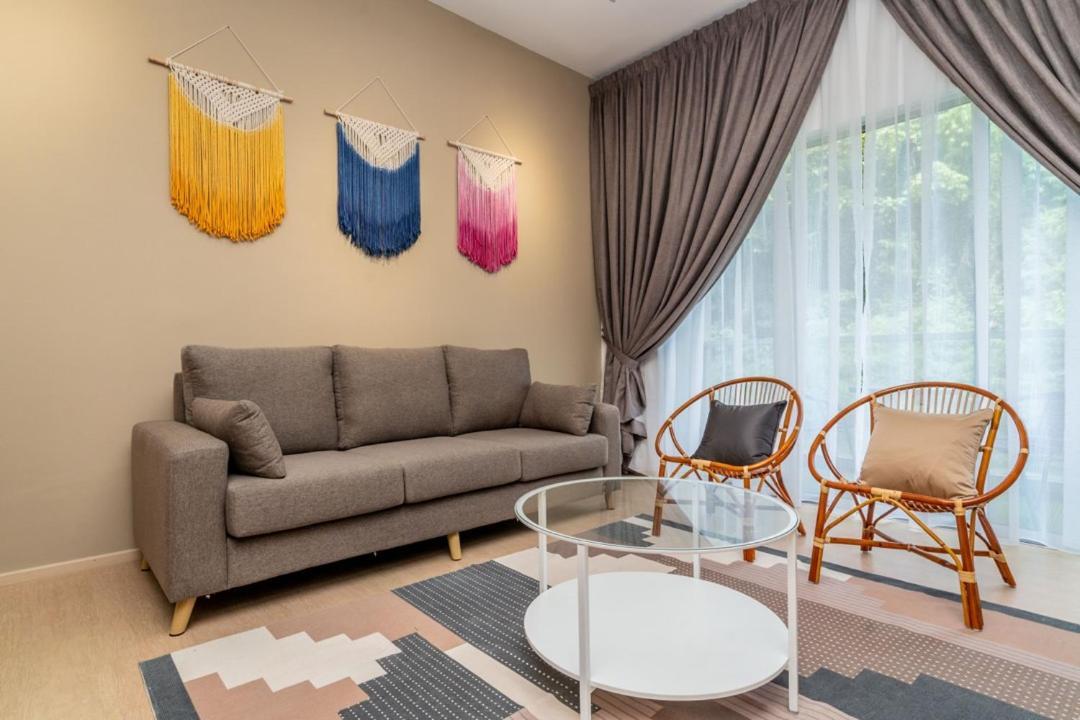 Lily Homes Tanah Rata Luaran gambar